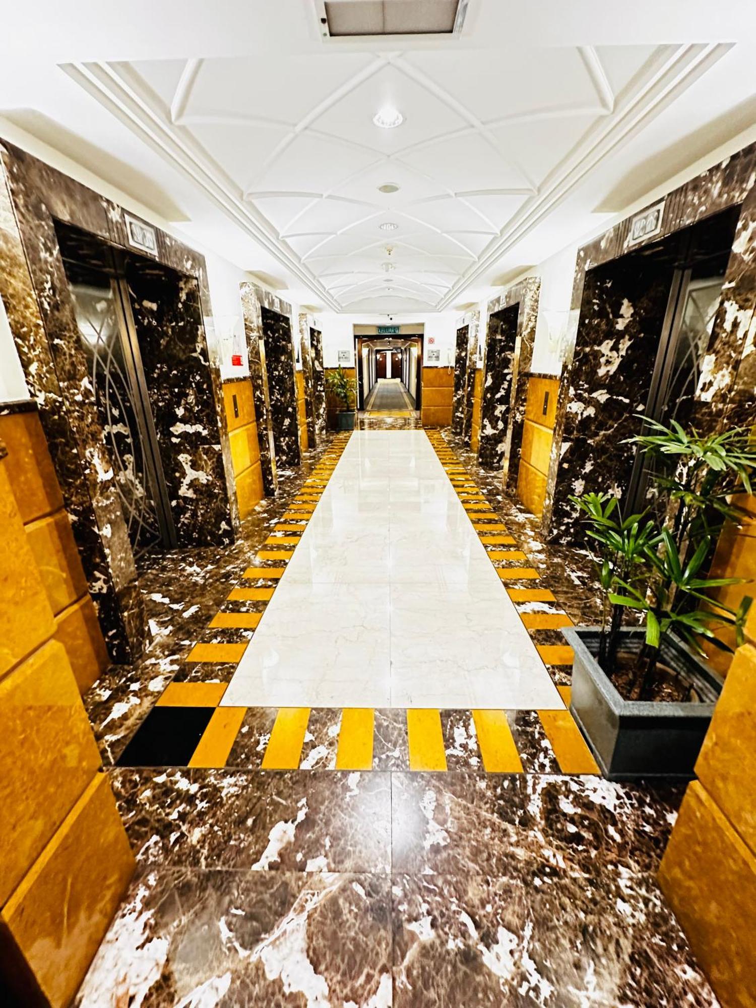 Elements Service Suite@ Times Square Куала Лумпур Екстериор снимка